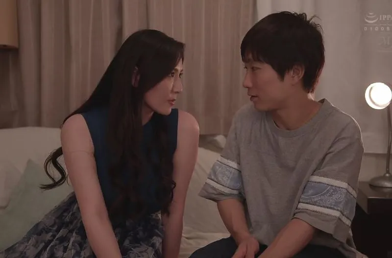 Ông chồng lạnh nhạt, bà xã uống rượu rồi địt trộm với cậu học sinh trẻ