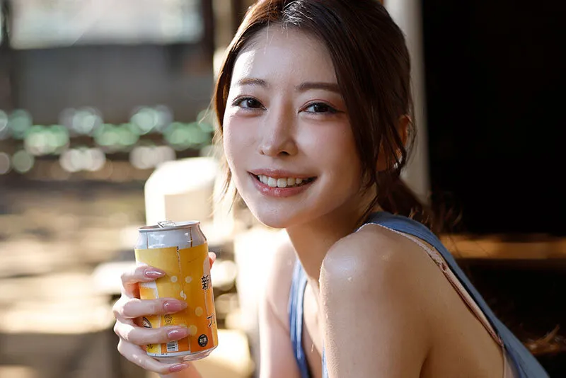 Phang chị gần nhà xinh đẹp khi về quê